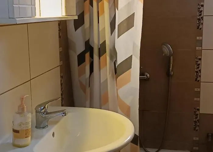 Autonomous Maisonette 度假居