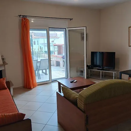 Autonomous Maisonette 度假居