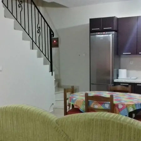 Autonomous Maisonette 度假居 *